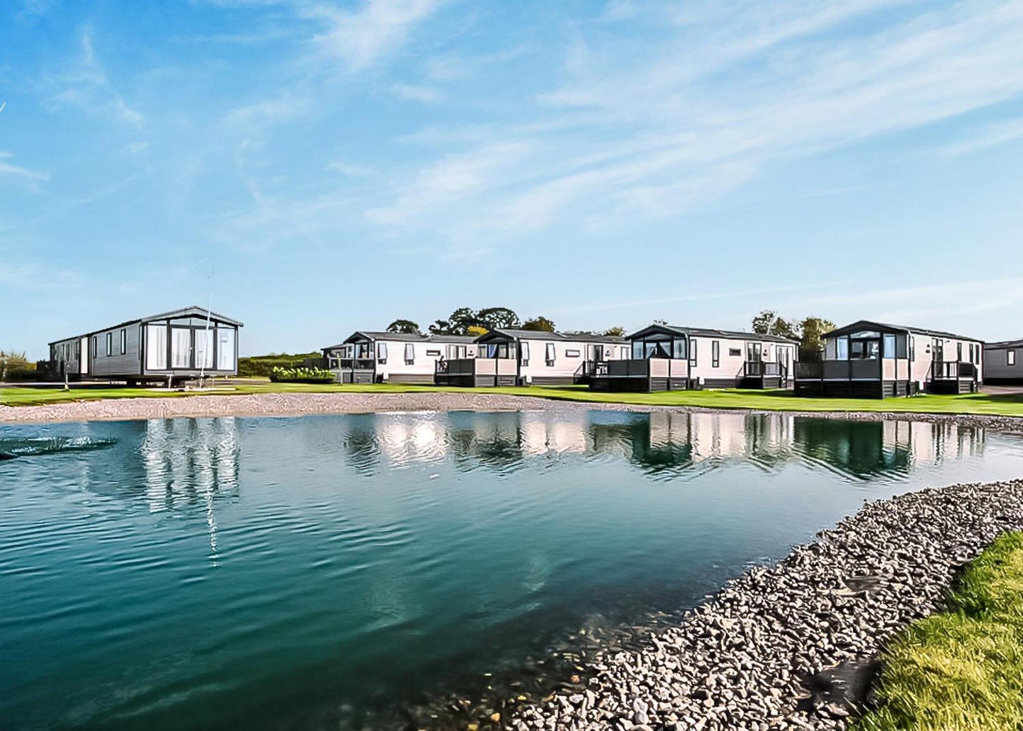 Green Meadows Country Park Hotel Harker Luaran gambar